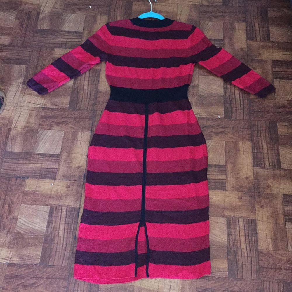 Dress - Picture 3 of 4